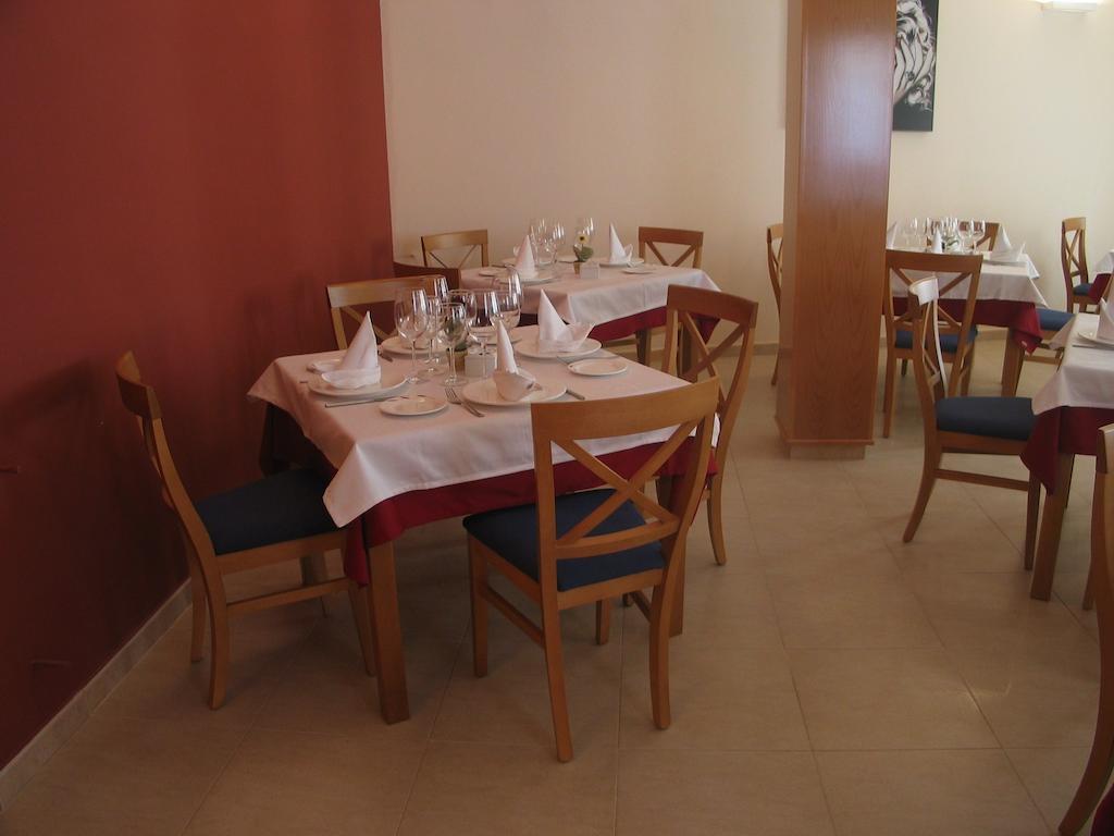 Hostal Ciudad De Caparra Carcaboso Eksteriør billede