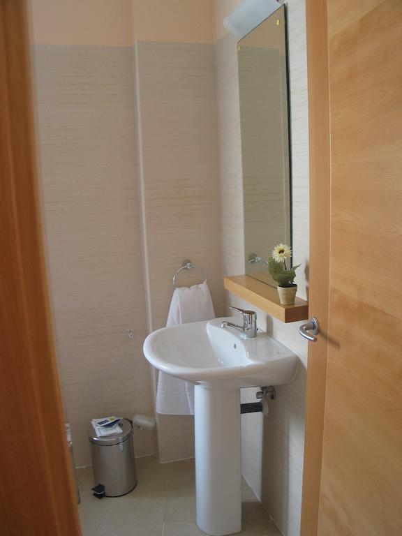 Hostal Ciudad De Caparra Carcaboso Værelse billede