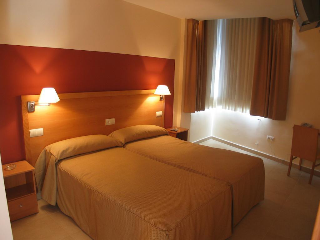 Hostal Ciudad De Caparra Carcaboso Eksteriør billede